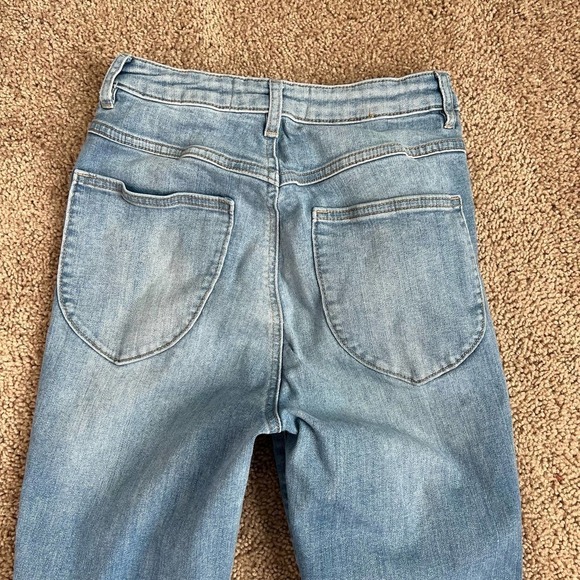 GARAGE Light Wash High Rise Skinny Leg Trashed Ripped Knee Denim Blue Jeans 5 - Picture 4 of 5
